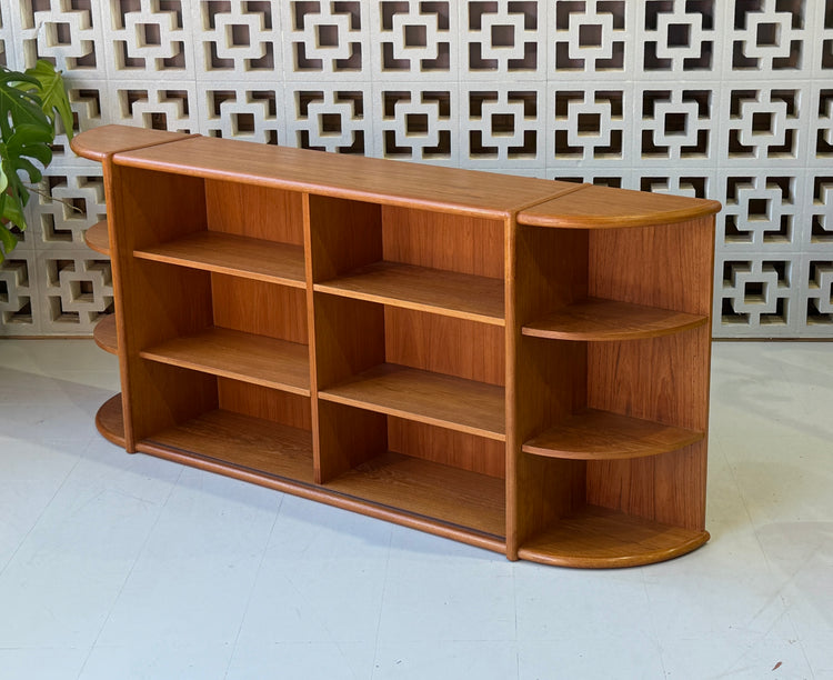 1980s Hundevad Bookcase / Display Case in Teak