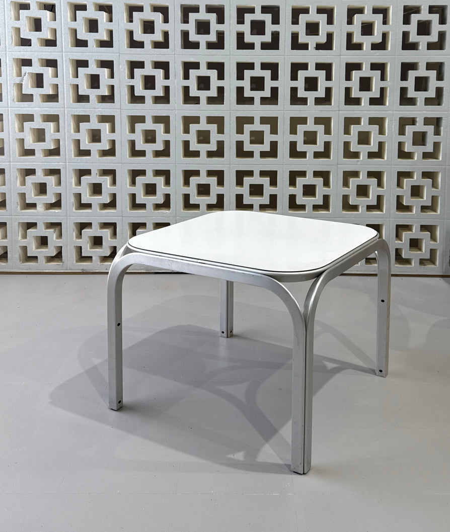 Jørn Utzon “New Angle” Corner Table