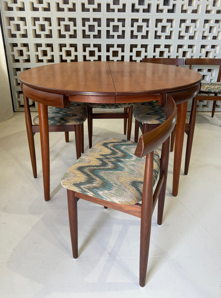 Hans Olsen Model 630-3 Roundette Dining Suite