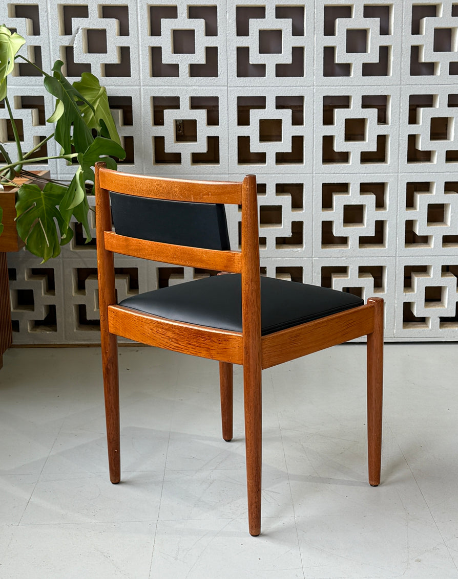 Set of Six Chiswell Dining Chairs in Teak