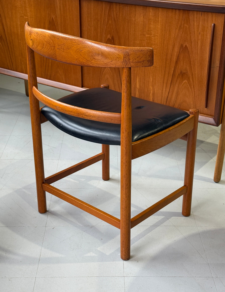 Set of Six Søborg Møbelfabrik Dining Chairs in Teak