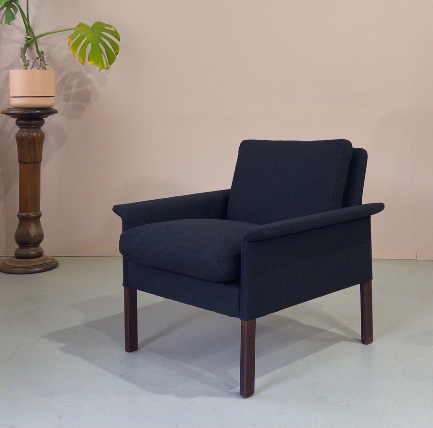 Hans Olsen Model 500/1 Chair in Wool