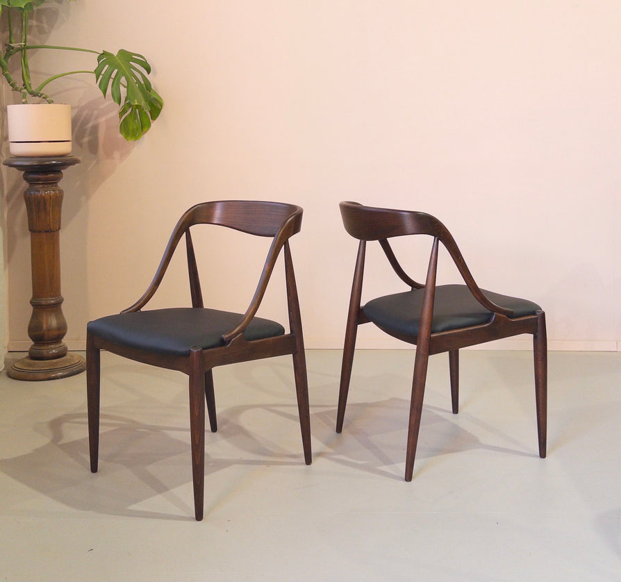 Four Johannes Andersen Model 16 Dining Chairs