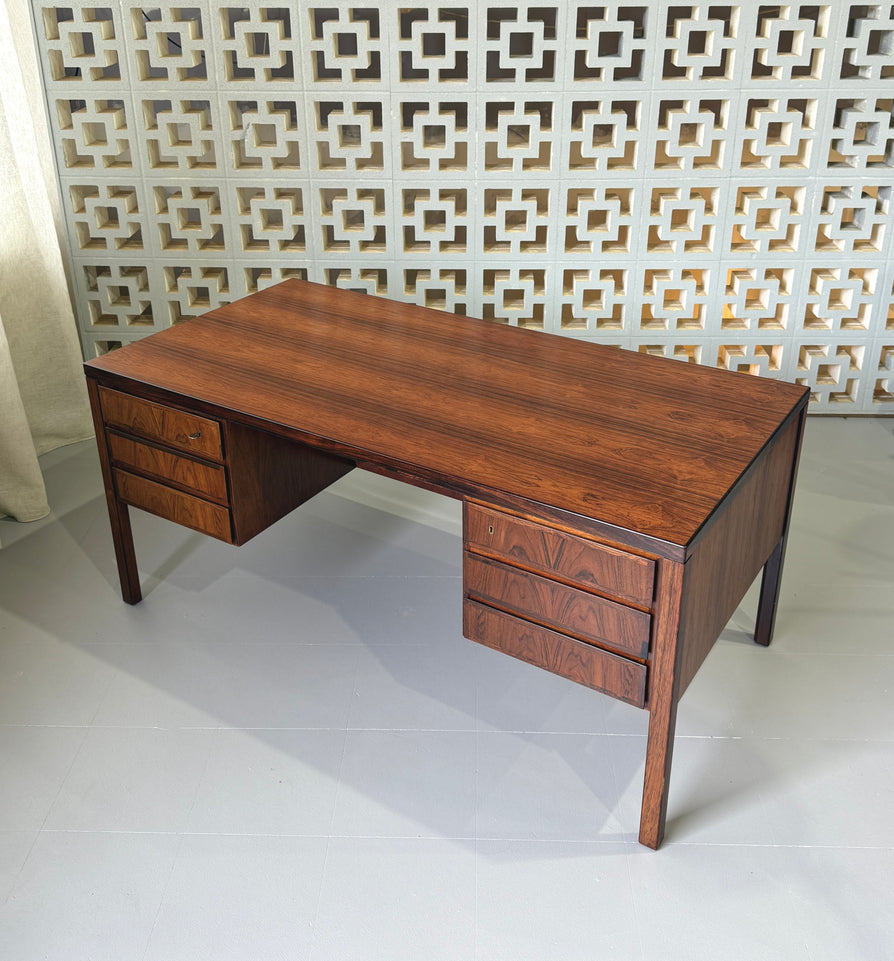 Model 77 Omann Jun Executive Desk in Rosewood