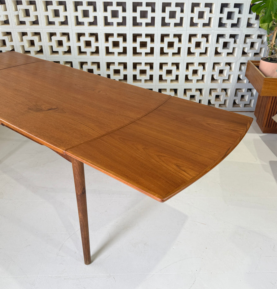 Danish Extension Dining Table in Teak & Oak