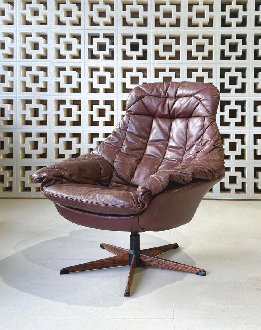 HW Klein Swivel Chair in Brown Leather
