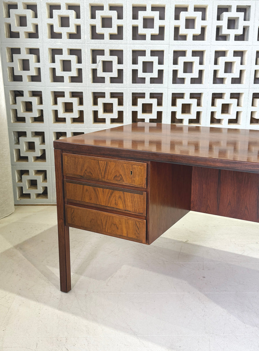 Model 77 Omann Jun Executive Desk in Rosewood