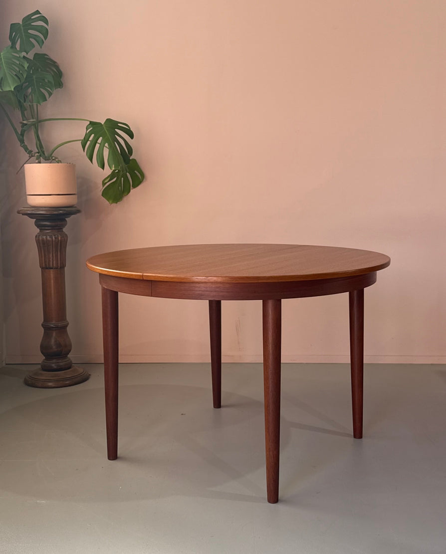 Round Danish Extension Dining Table in Teak