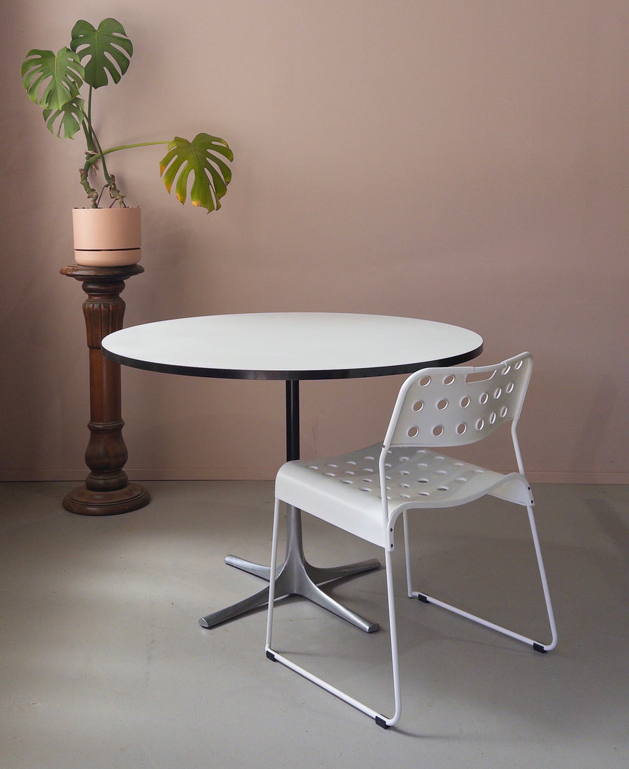 Round Aristoc Varna Kitchen / Dining Table