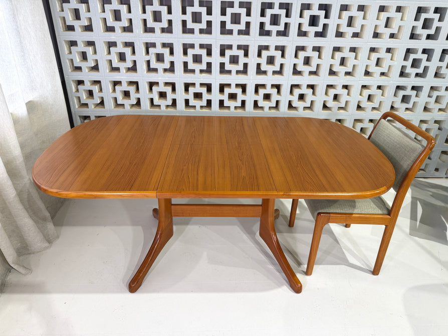 1980s Oval Extension Dining Table by Noblett
