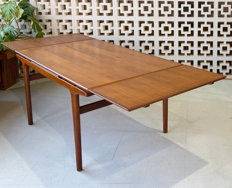 Johannes Andersen Extension Dining Table