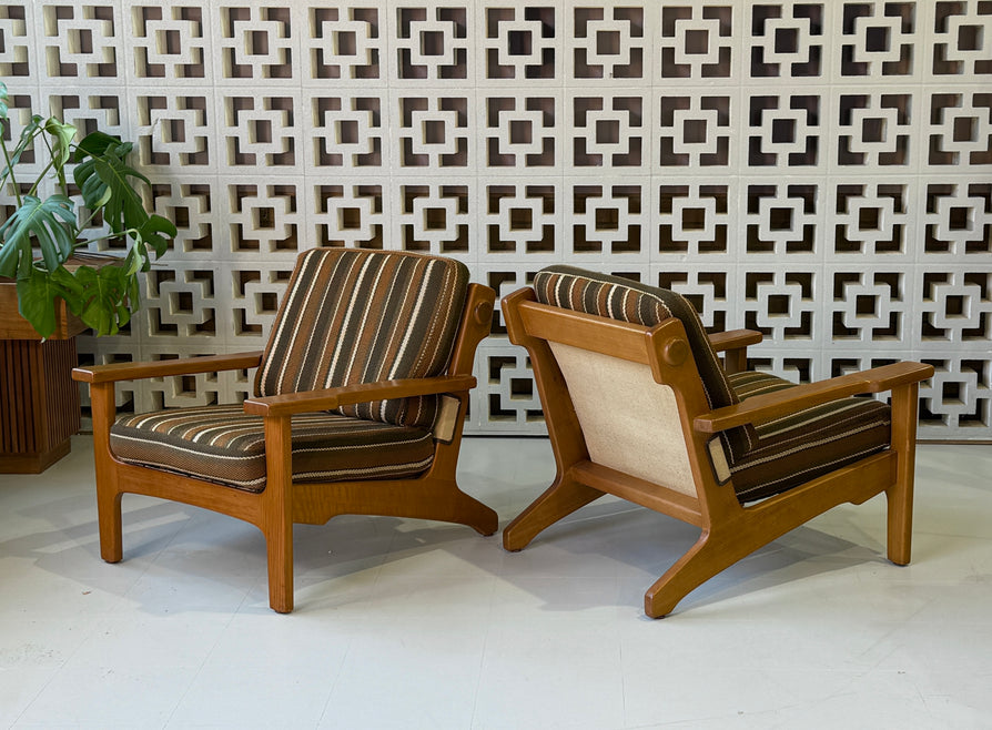 Pair of TESSA T5 Lounge Chairs in Original Wool