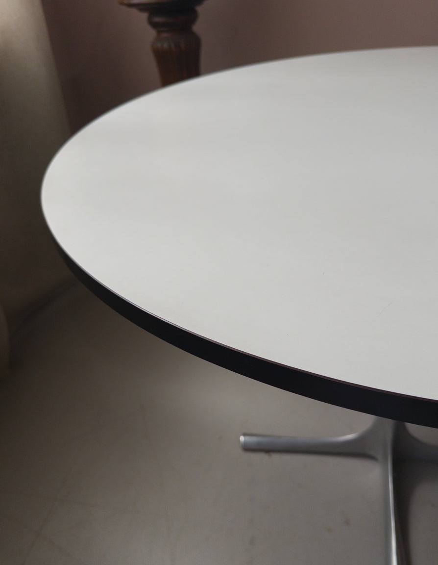 Round Aristoc Varna Kitchen / Dining Table