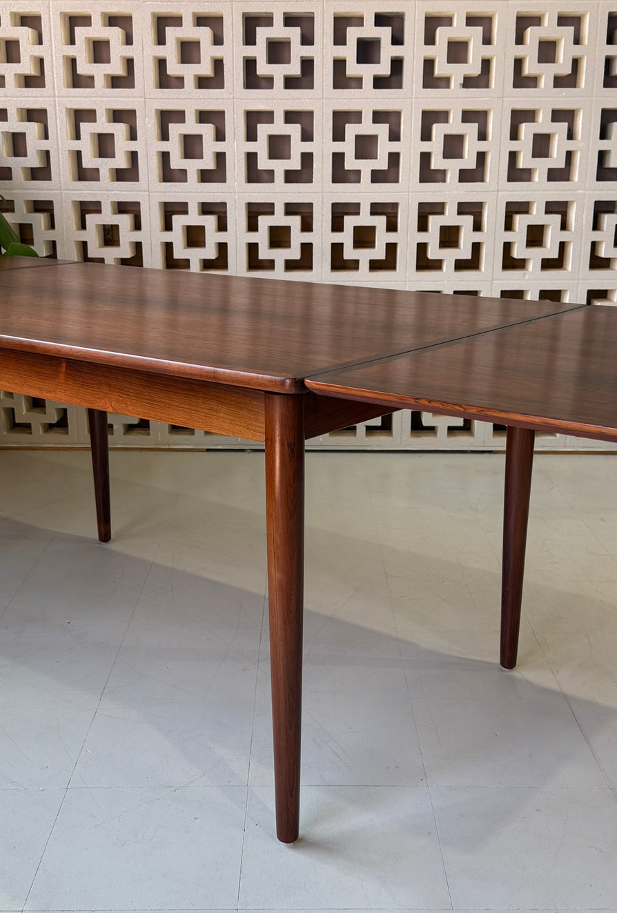 Fine Danish Extension Dining Table in Rosewood