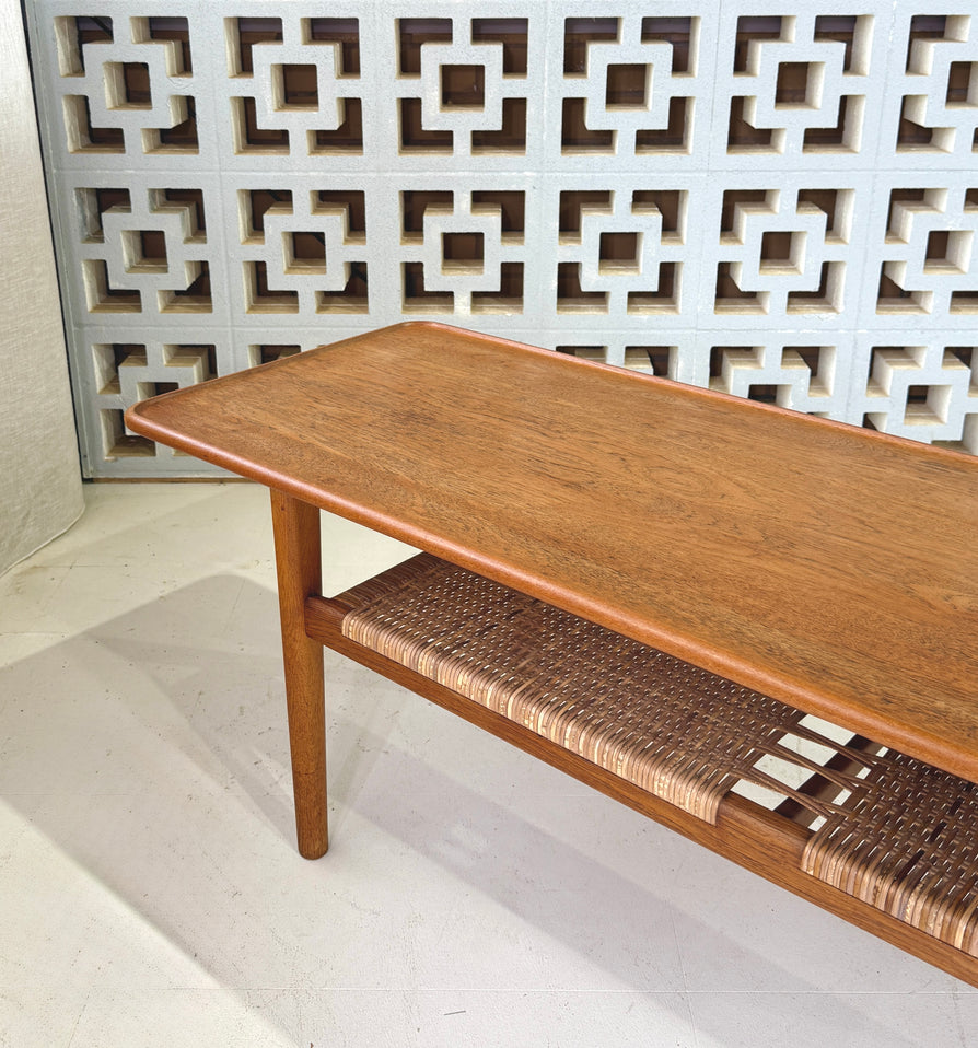 Hans Wegner AT-10 Coffee Table in Teak & Oak