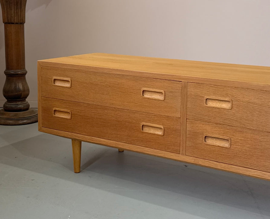 Hundevad Chest of Drawers in Oak