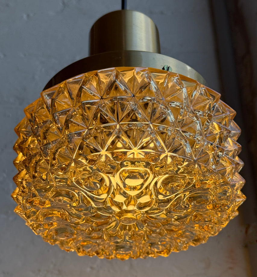 Vitrika Pendant in Brass & Cut-Glass