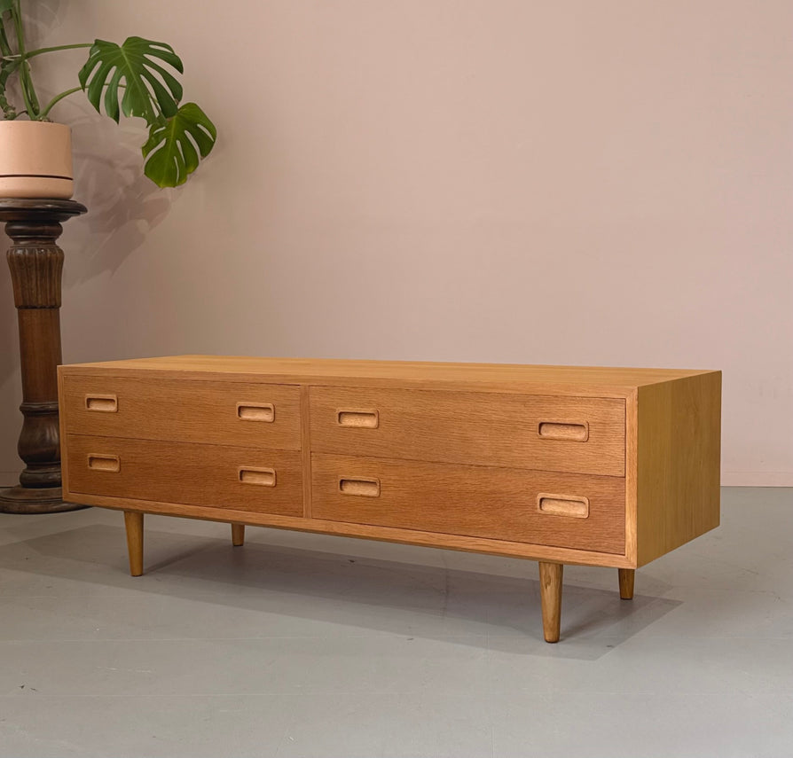 Hundevad Chest of Drawers in Oak