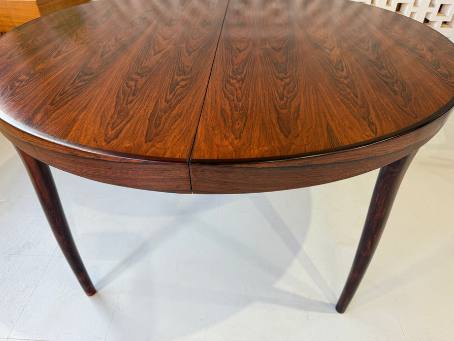 Danish Round Extension Dining Table in Rosewood