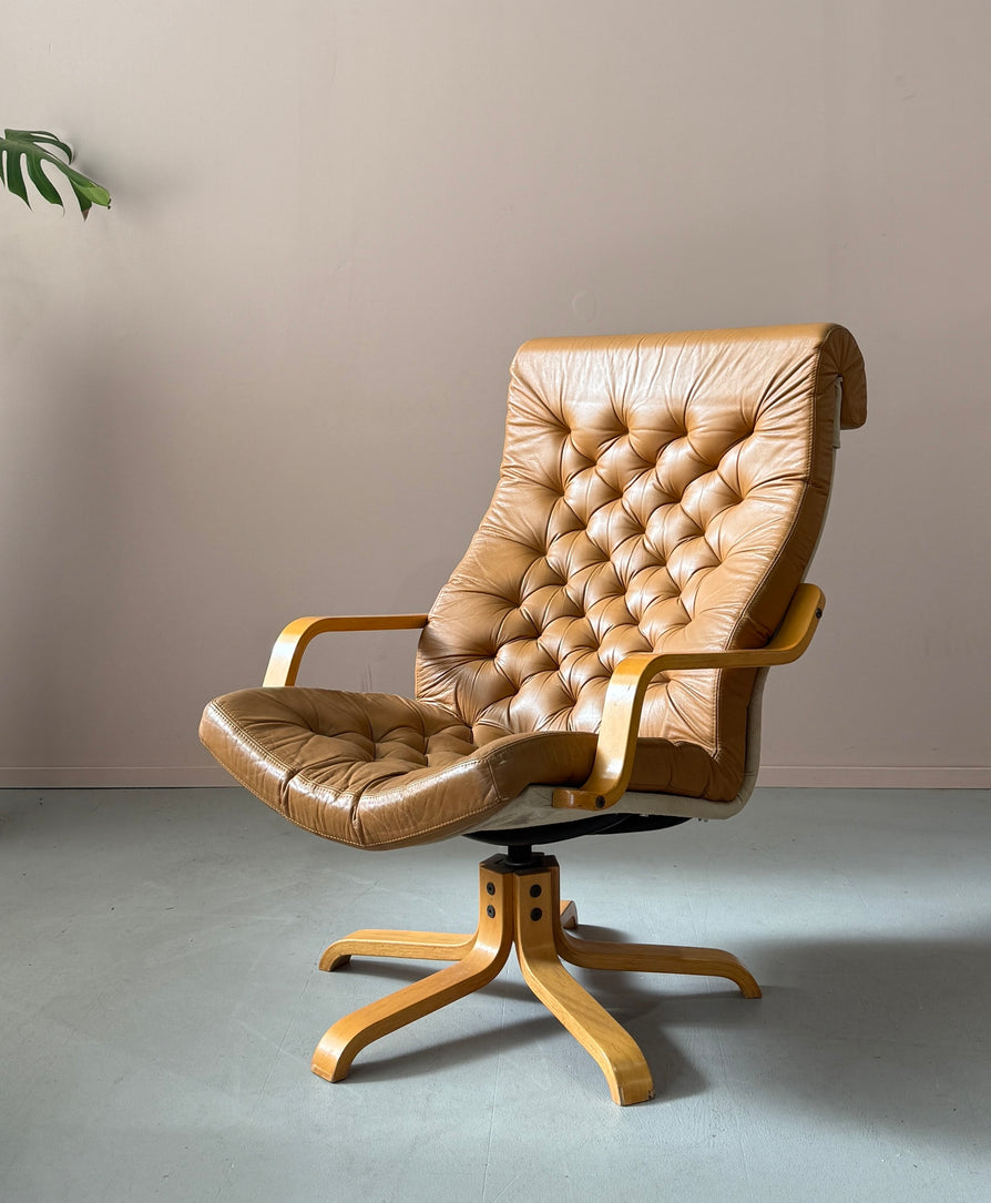 Poem Armchair and Footstool by Noburu Nakamura