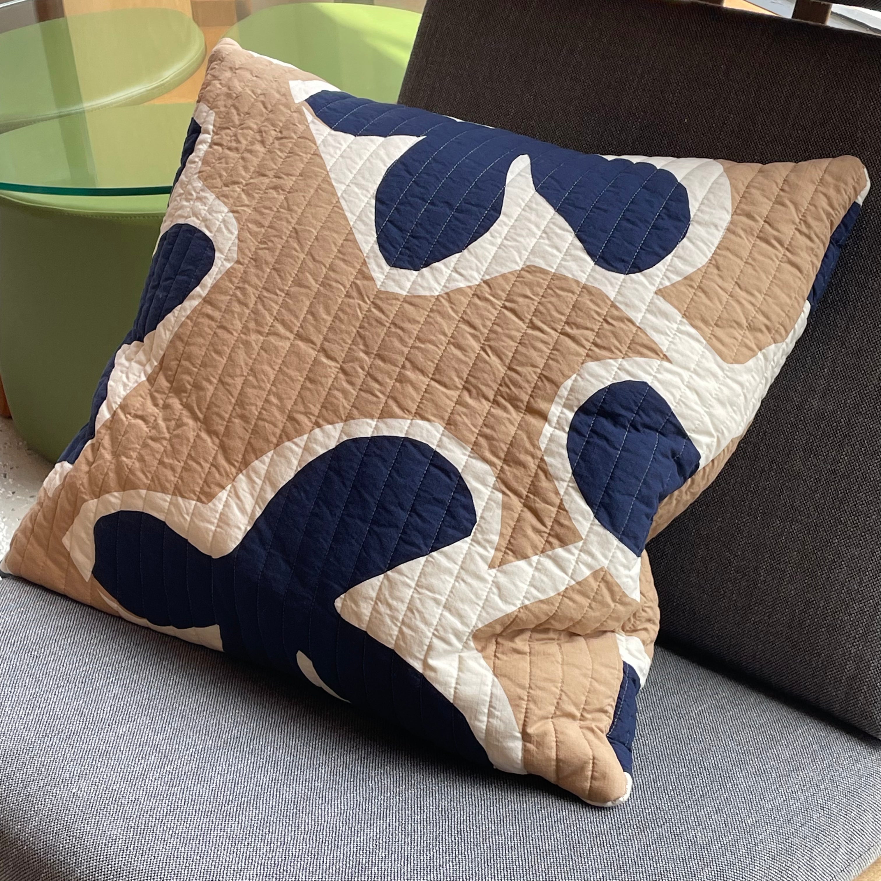 Marimekko Kevätkiuru Pillow