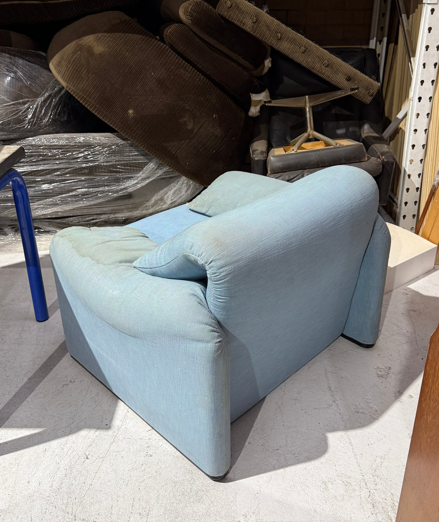 Cassina Maralunga Armchair (choose your upholstery)