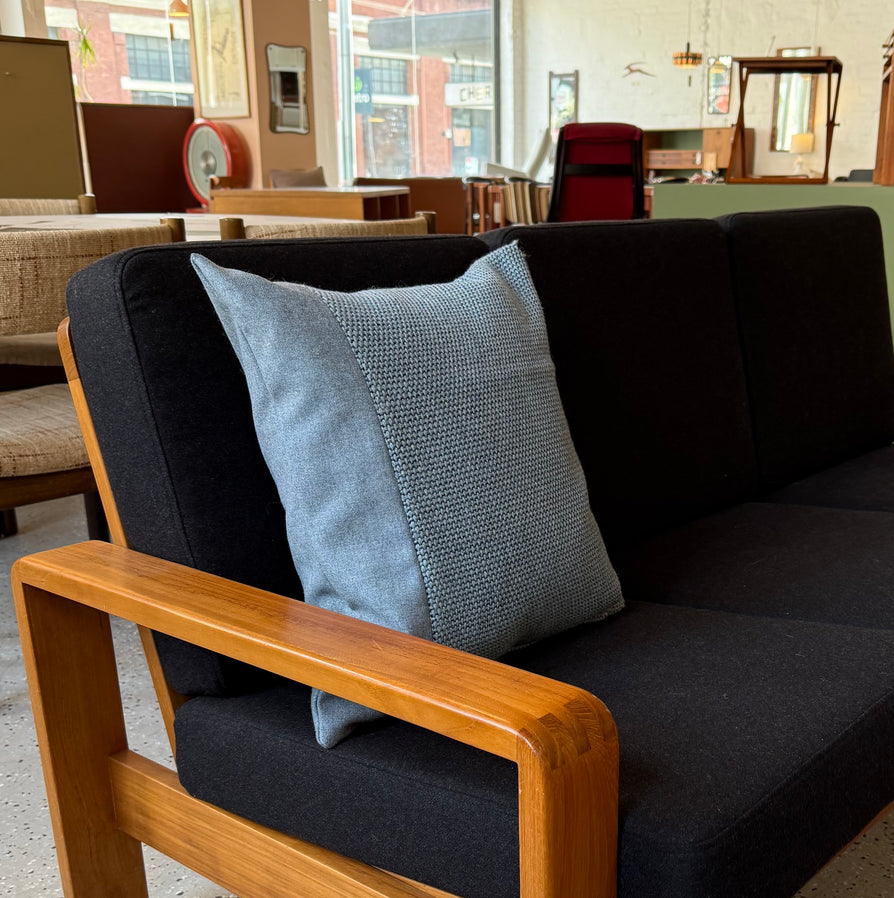 Cushion Cover in Two Types of Sky Blue Wool