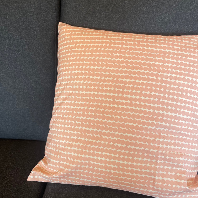 Mini Räsymatto Cushion Cover in Soft Pink