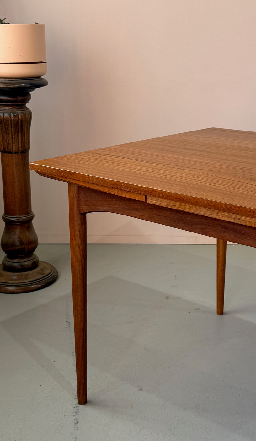 Parker Extension Dining Table