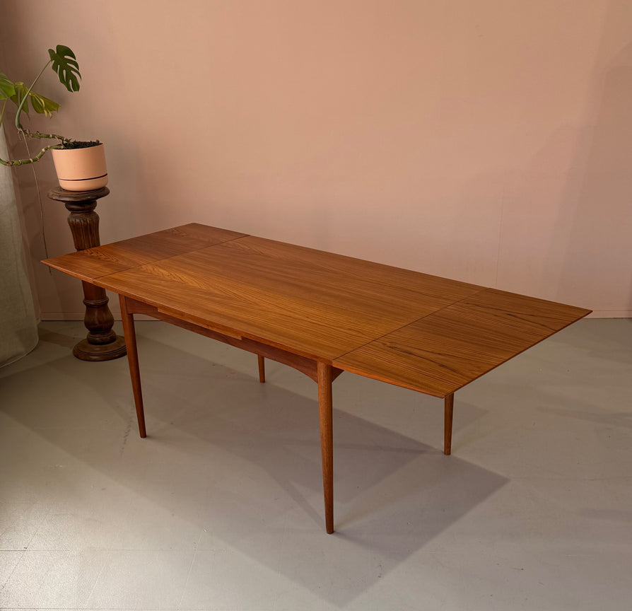 Parker Extension Dining Table