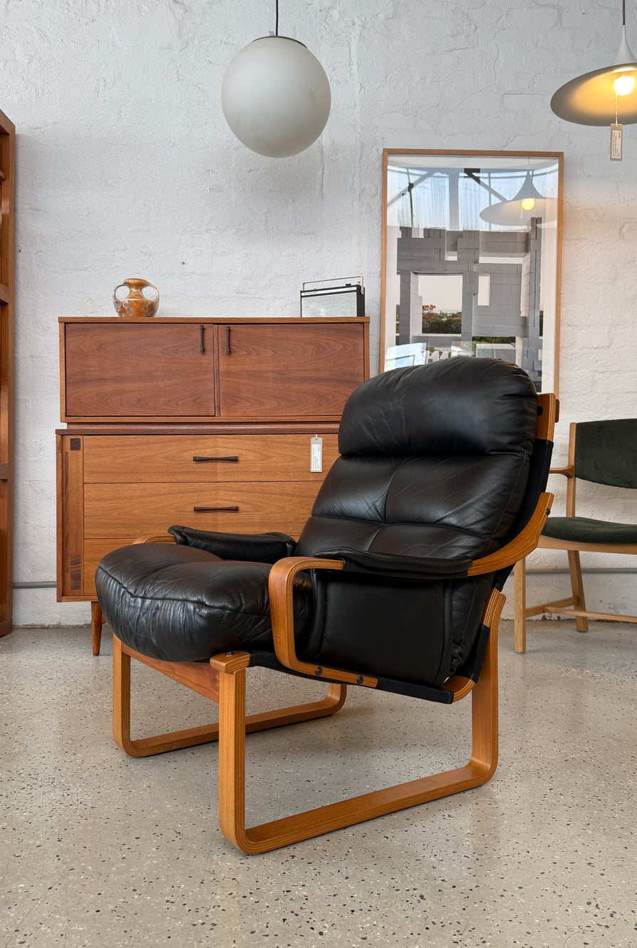 Tessa Monaco Lounge Chair in Black Leather