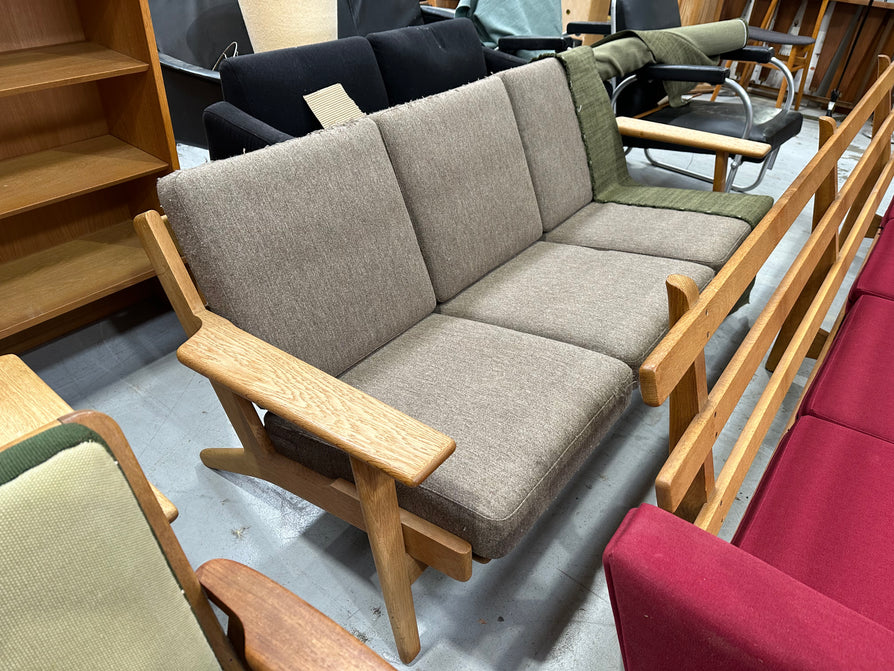 Hans Wegner GE290 Plank Sofa in Original Wool