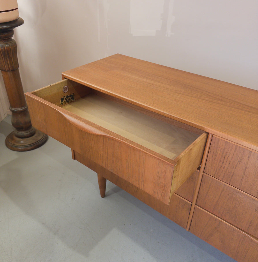 Chest of Drawers in Teak