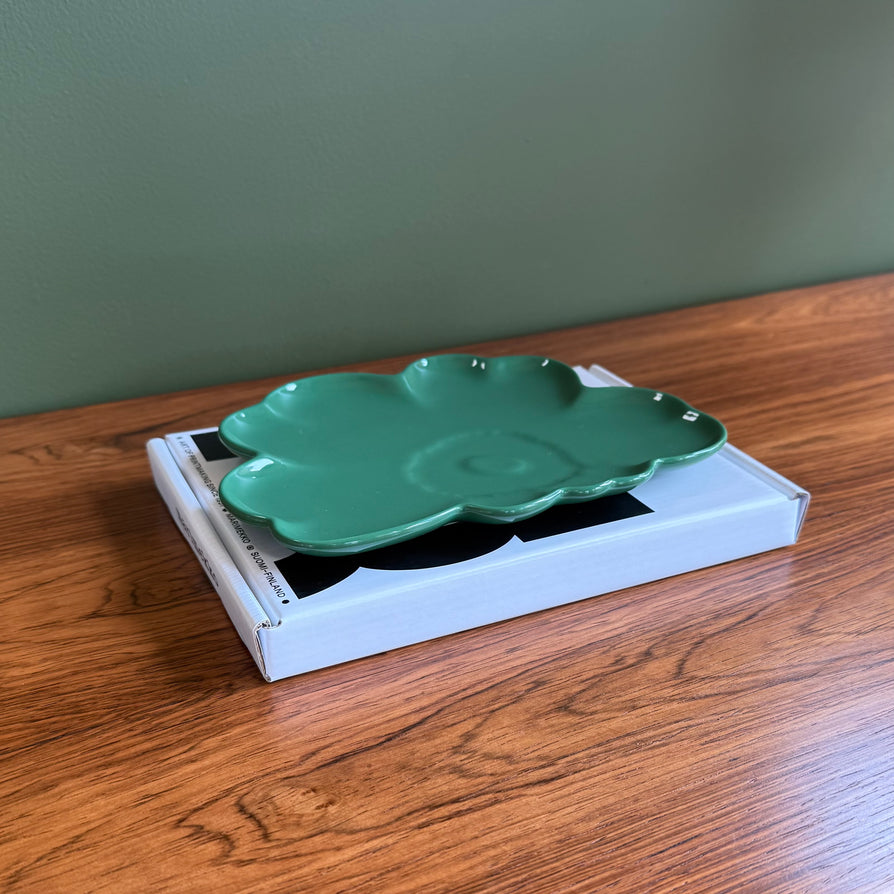 Marimekko Unikko Shape Plate in Forest Green