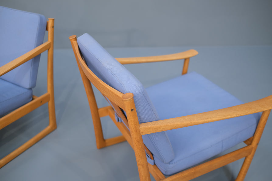 Pair of FD-130 Chairs & Footstool by Peter Hvidt & Orla Mølgaard-Nielsen