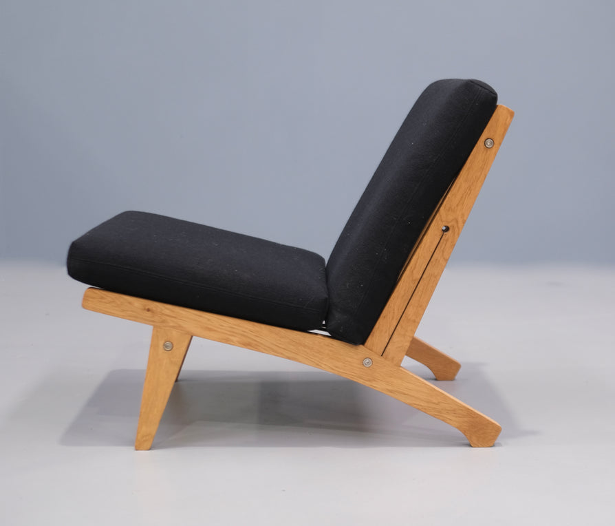 Hans J Wegner GE370 Chair in Oak