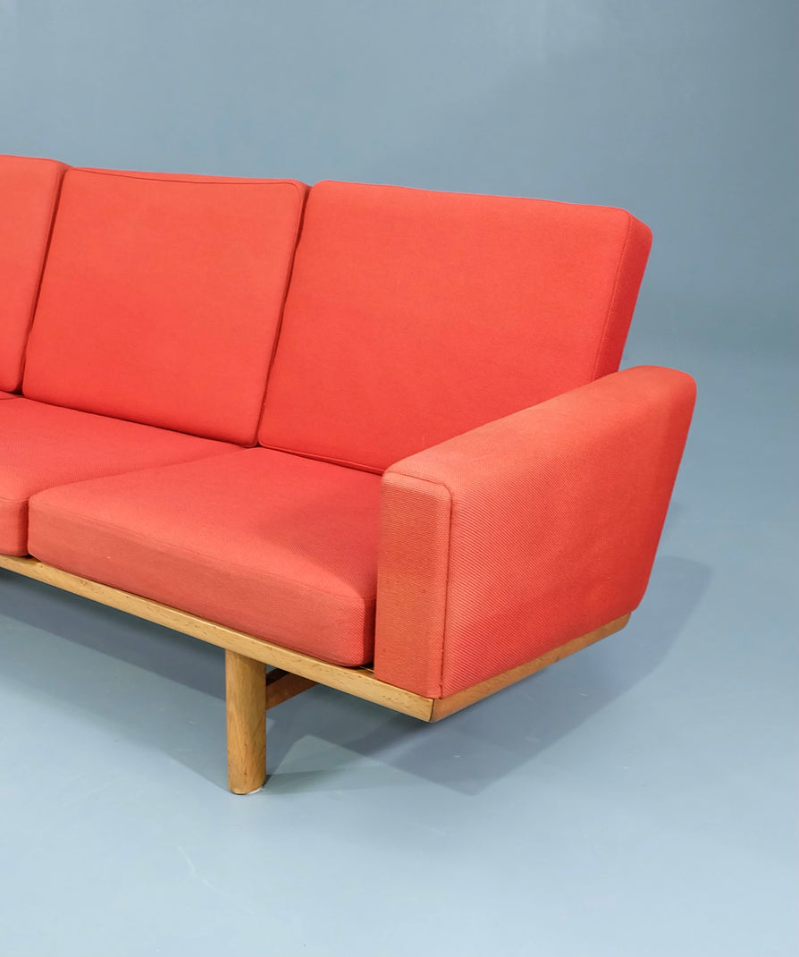 Hans J Wegner GE236/3 Sofa in Original Wool
