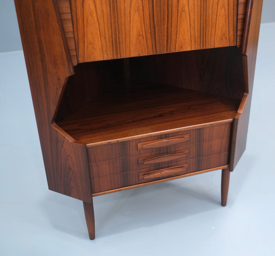 Danish Corner Bar in Rosewood – Grandfather's Axe