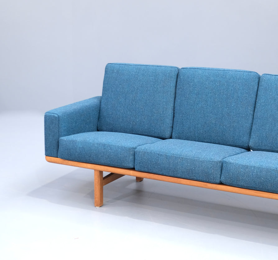 Hans J Wegner GE235/4 Sofa in New Wool