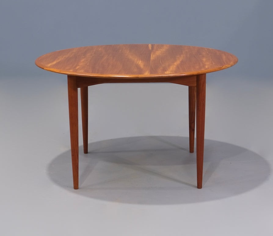 Round Parker Dining Table in Teak