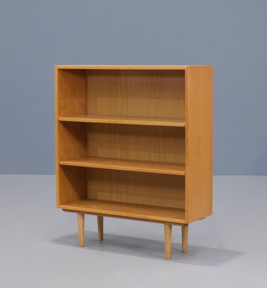 Mid-Size Danish Bookcase in Oak