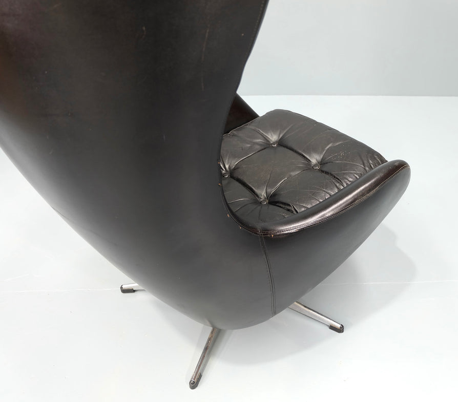 Danish Egg Chair in Black Leather