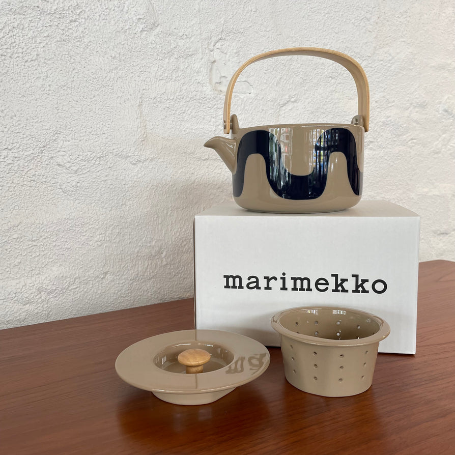Marimekko Oiva Teapot in Seireeni