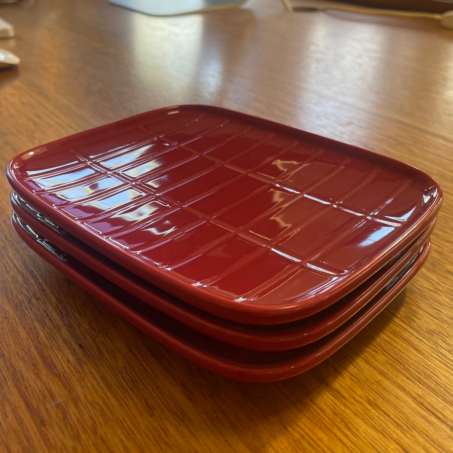 Marimekko Plate - Tiiliskivi in Deep Red