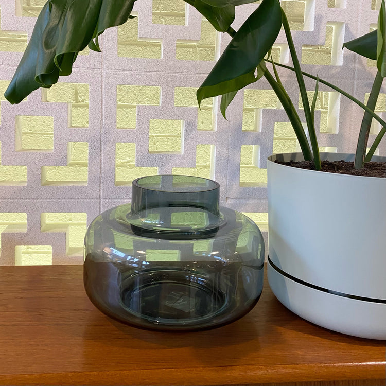 Marimekko Vase  - Urna in Smoke