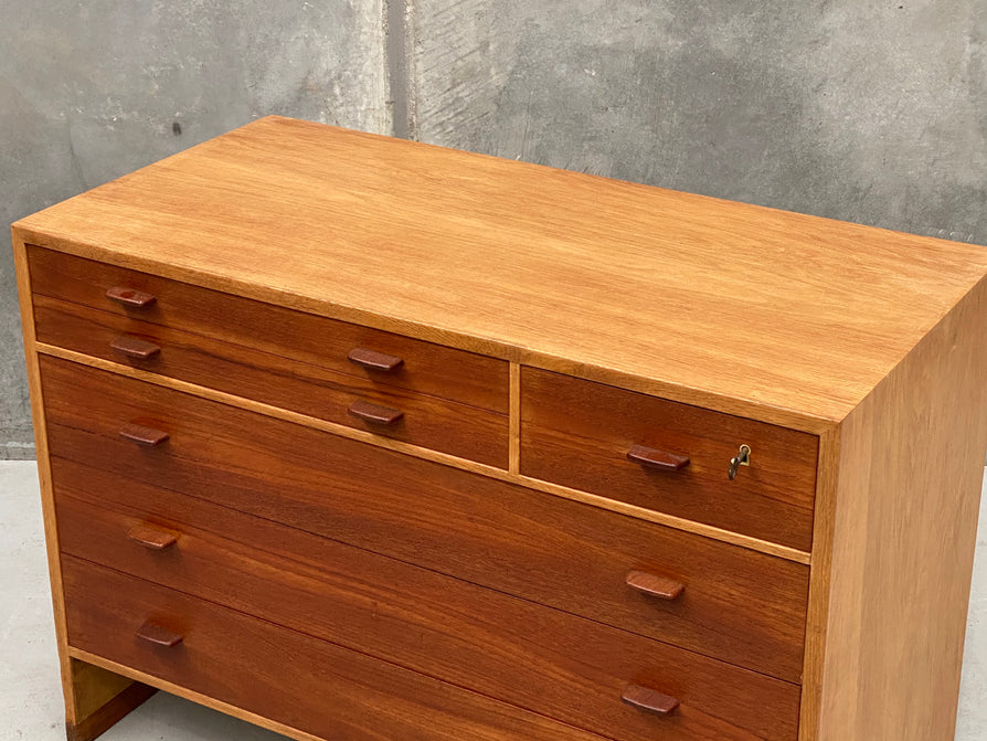 Hans Wegner RY-16 Chest of Drawers